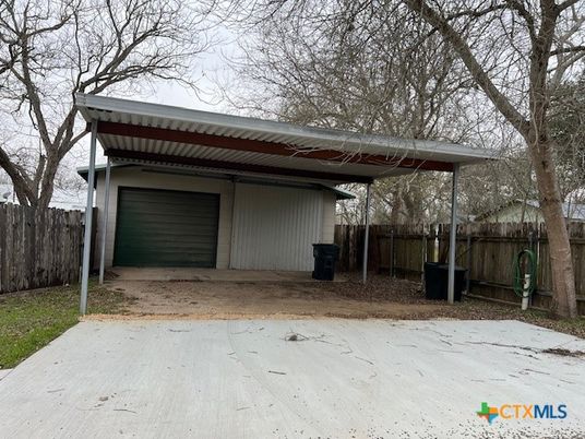 Detached Garage, Exterior