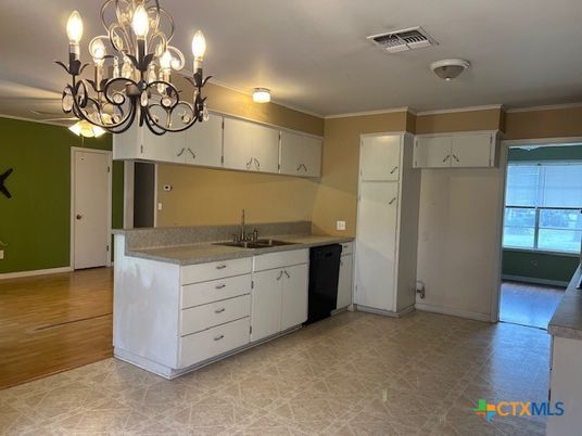 Chandelier, Interior, Kitchen, Wood Texture Flooring