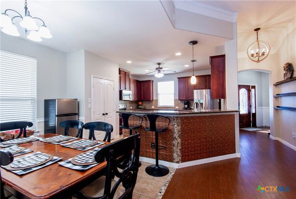 Dining room, Interior, Kitchen, Pendant Lights, Recessed Lighting, Wood Texture Flooring