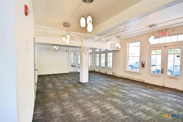 Empty room, Interior, Pendant Lights
