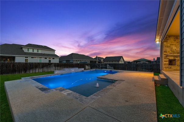 Exterior, Pool