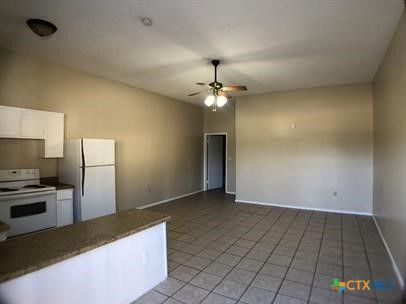 Empty room, Interior, Kitchen, Recessed Lighting
