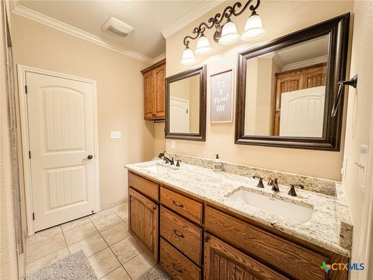 Bathroom, Dual Sink Vanities, Interior