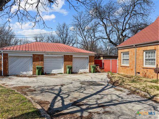 Detached Garage, Exterior