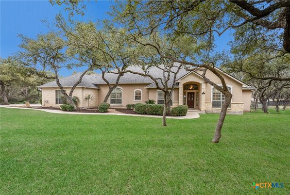 Backyard, Exterior, Facade, Ranch