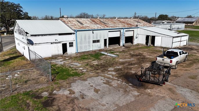 Exterior, Drone