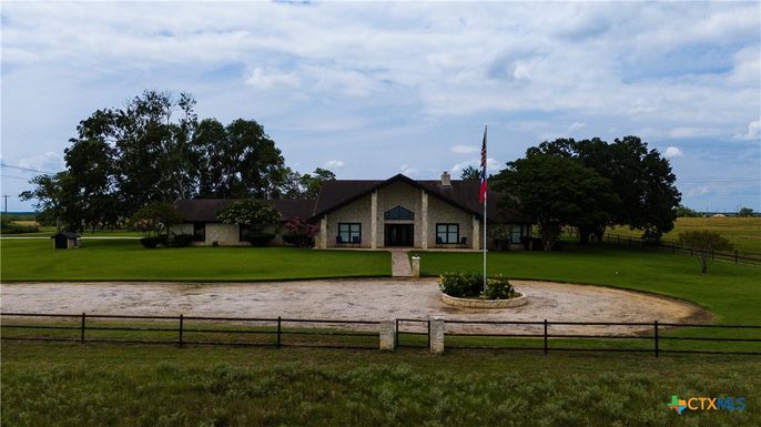 Backyard, Exterior, Facade, Ranch