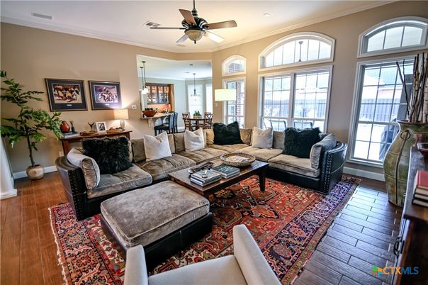 Dining room, Interior, Living room, Pendant Lights, Recessed Lighting, Wood Texture Flooring
