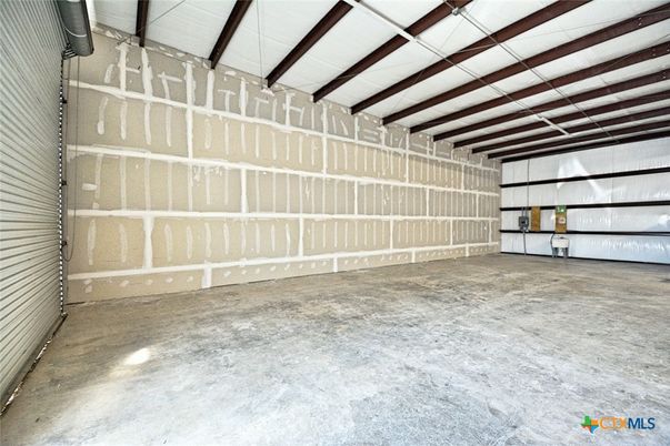Garage, Interior, Wooden Beams
