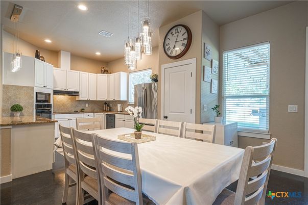 Dining room, Interior, Kitchen, Pendant Lights, Recessed Lighting, Stainless Steel Appliances