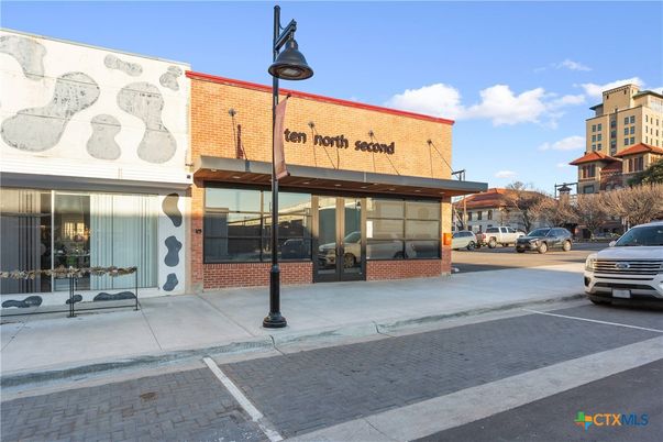Exterior, Facade, Highrise