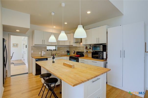 Interior, Kitchen, Pendant Lights, Recessed Lighting, Wood Texture Flooring