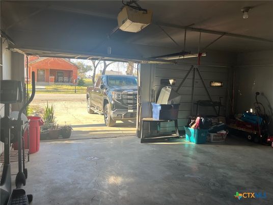 Garage, Interior