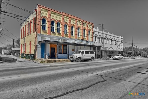 Exterior, Facade, Rowhouse