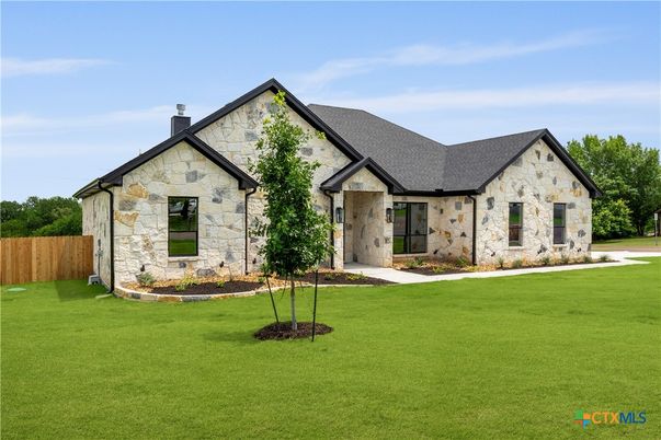 Backyard, Exterior, Facade, Farmhouse