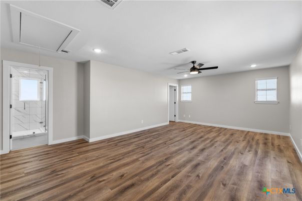 Empty room, Interior, Recessed Lighting, Wood Texture Flooring