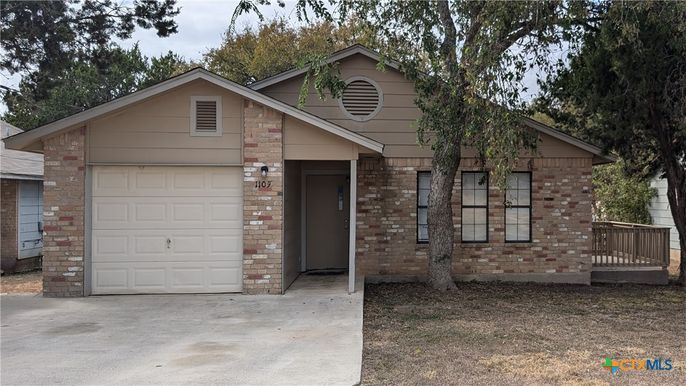 Attached, Exterior, Facade, Brick Facade, None