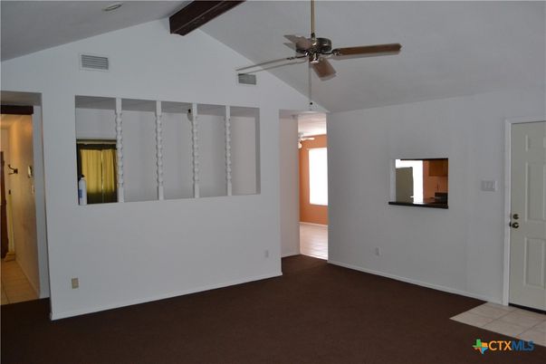 Empty room, Interior, Wooden Beams