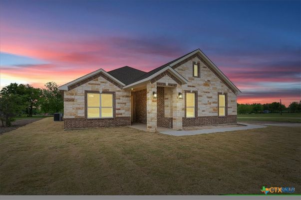 Backyard, Exterior, Facade, Brick Facade, Brick Traditional