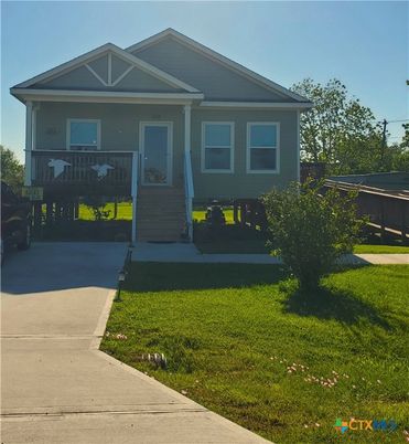 Exterior, Facade, American Craftsman