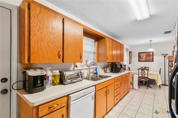 Dining room, Interior, Kitchen, Pendant Lights