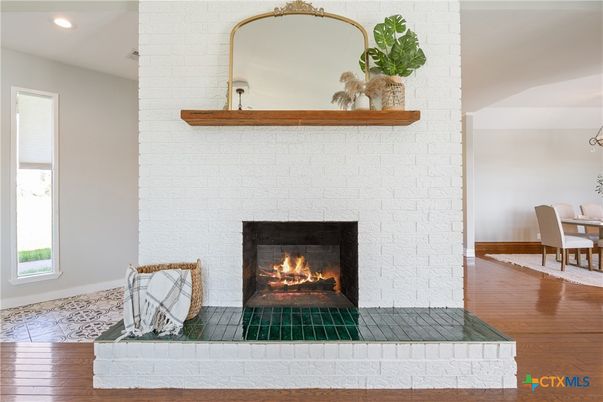 Dining room, Fireplace, Interior, Recessed Lighting, Wood Texture Flooring