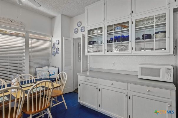 Dining room, Interior
