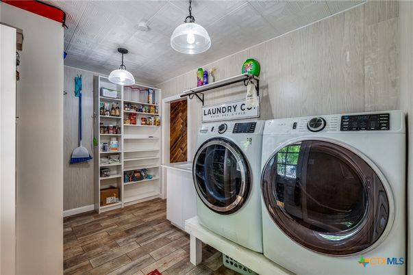 Interior, Pendant Lights, Utility Closets, Washer, Wood Texture Flooring