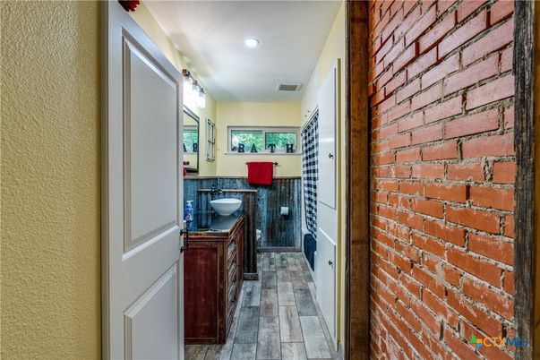 Bathroom, Interior, Recessed Lighting, Stone Walls