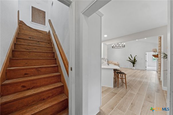 Interior, Pendant Lights, Recessed Lighting, Wood Texture Flooring
