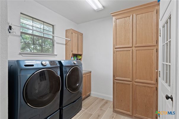 Interior, Washer, Wood Texture Flooring