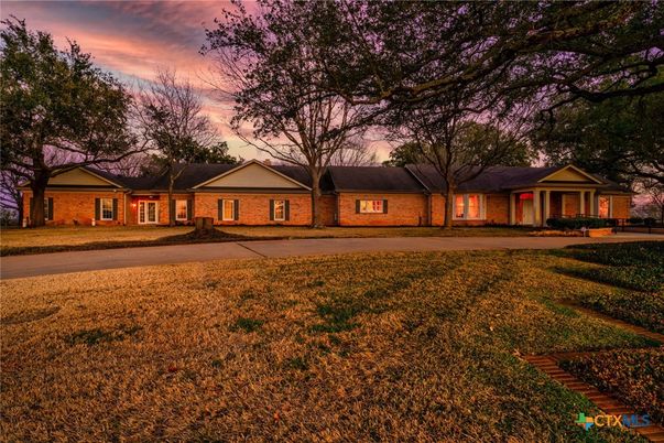 Attached, Backyard, Exterior, Facade, Brick Facade, Ranch