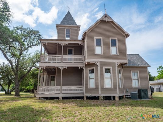 Backyard, Exterior, Facade, Queen Anne Victorian