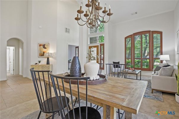 Chandelier, Dining room, Interior, Living room