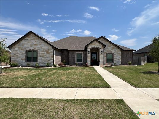 Exterior, Facade, Brick Facade, Brick Traditional