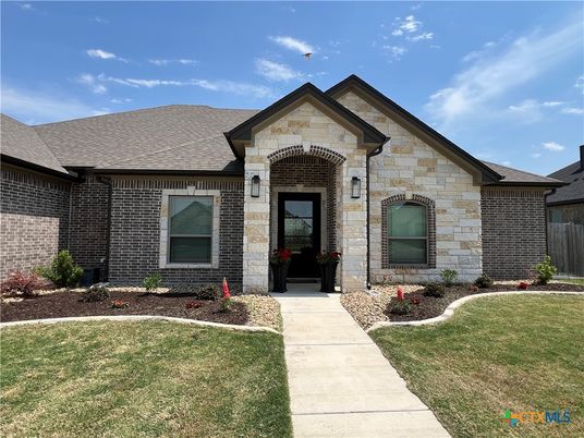 Exterior, Facade, Brick Facade, Brick Traditional