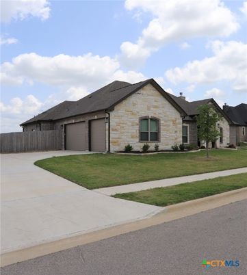 Attached, Exterior, Facade, Brick Facade, Ranch