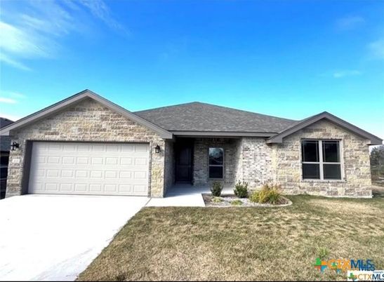 Attached, Exterior, Facade, Brick Facade, Ranch