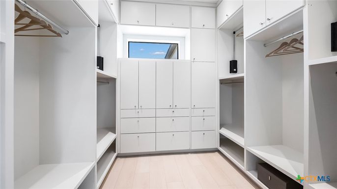 Interior, Walk-in Closets, Wood Texture Flooring