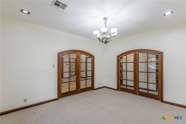 Chandelier, Empty room, Interior, Recessed Lighting