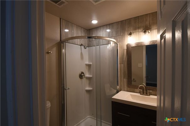 Bathroom, Interior, Recessed Lighting