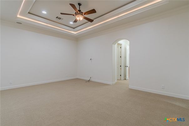 Empty room, Interior, Recessed Lighting