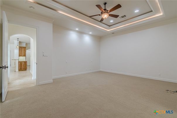Empty room, Interior, Recessed Lighting
