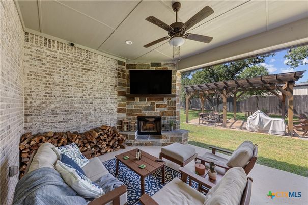 Exterior, Fireplace
