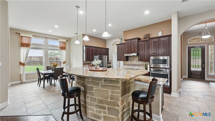 Dining room, Interior, Kitchen, Pendant Lights, Recessed Lighting, Stainless Steel Appliances