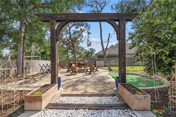 Backyard, Exterior