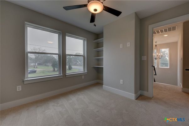 Chandelier, Empty room, Interior, Recessed Lighting