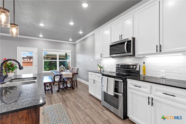 Dining room, Interior, Kitchen, Recessed Lighting, Wood Texture Flooring