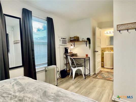 Interior, Washer, Wood Texture Flooring