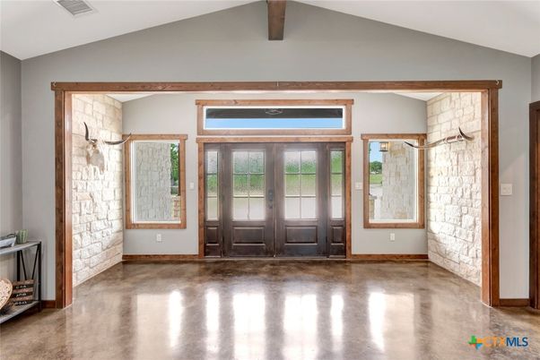 Empty room, Interior, Wooden Beams